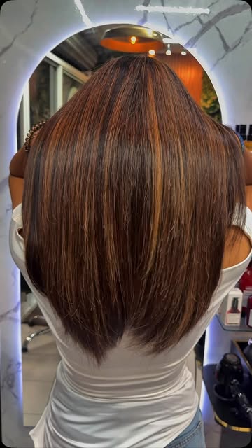 Resultado real de corte recto y color cobrizo realizado por T&A Studio